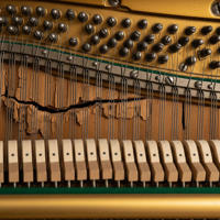 ترک خوردن صفحه صدای پیانو: آیا کار پیانو تمام است؟