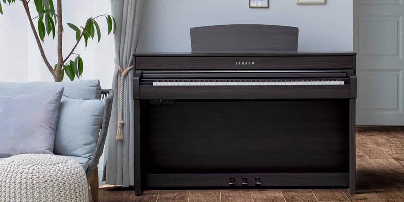 مقایسه بین یاماها CLP-745 Clavinova و CLP-735