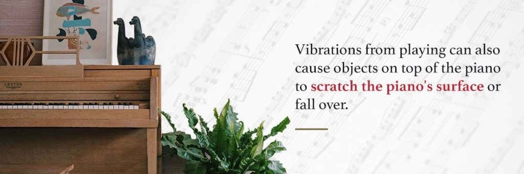 قرار دادن اشیا روی پیانو خودداری کنید