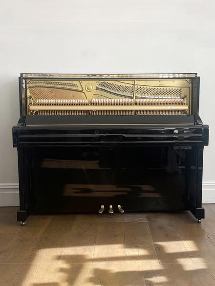 پیانو آکوستیک یاماها مدل YU1